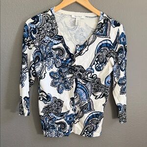 White House Black Market Blue and Black Floral Sweater M